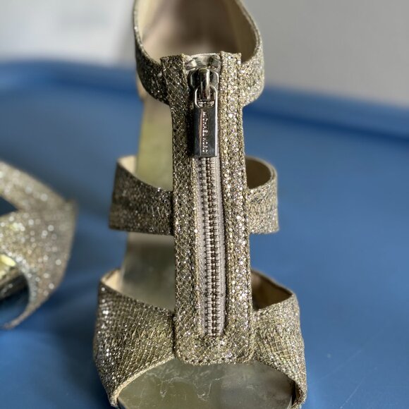 Michael Kors SIlver Berkley T-Strap Sandals size 7 1/2M, Silver Glitter W/Zipper - Picture 4 of 10